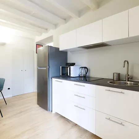 Elegant Rosales Apt. *