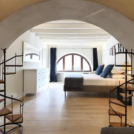 Elegant Rosales Apt. Διαμέρισμα